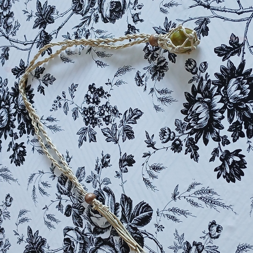 Handcrafted Adjustable Macrame Braided Hanger Basket Green Bead Stone Necklace - Picture 3 of 10